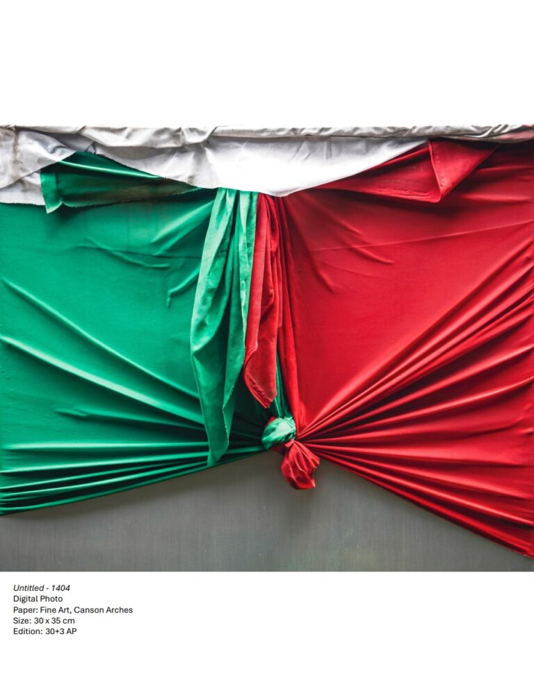 Untitled - 1404 
Digital Photo
Paper: Fine Art, Canson Arches Size: 30 x 35 cm
Edition: 30+3 AP